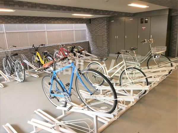 板橋区高島平８丁目の賃貸マンションの駐車場