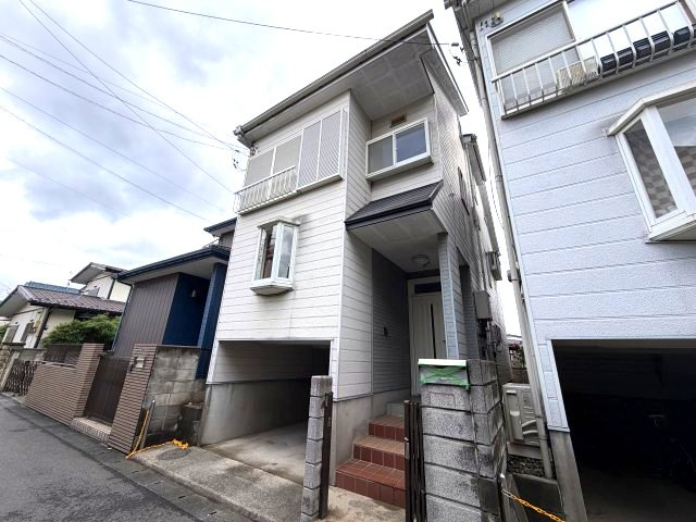 星谷貸家の外観|★都市ガス★事務所可★3口コンロ★ペット相談★車庫1台込