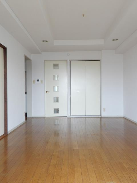 平塚市松風町の賃貸マンションの居間・リビング