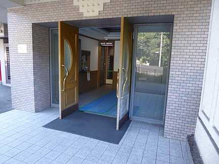 リブゼ温品のエントランス