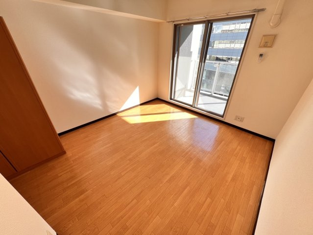 アルマティック薬院の洋室