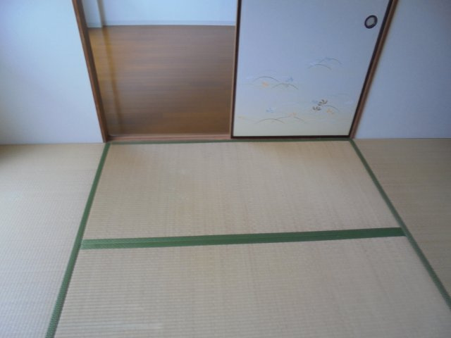 エミール三田の和室