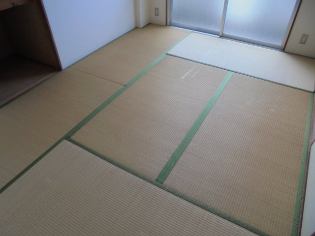 エミール三田の和室