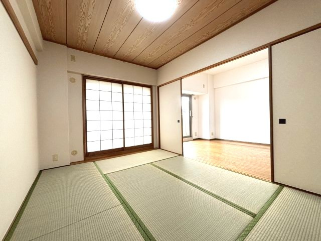 クローバーハイツ南花台の和室