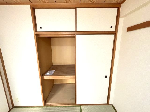 クローバーハイツ南花台の収納