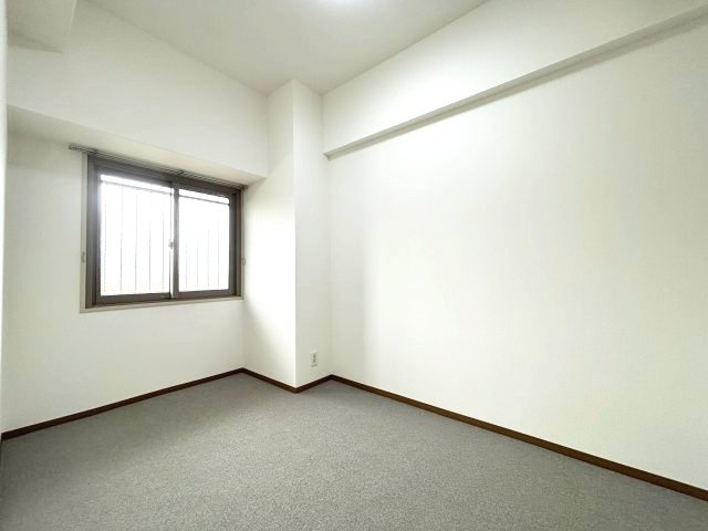 クローバーハイツ南花台の洋室