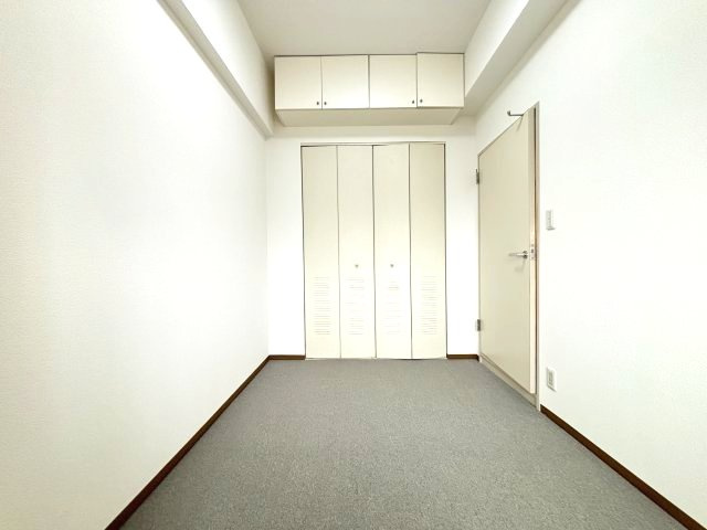 クローバーハイツ南花台の洋室