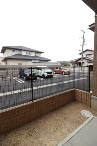 ソレイユ　弐番館の庭