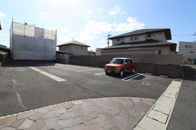 ソレイユ　弐番館の駐車場