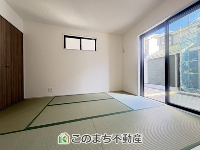 【和室】 | いろどりアイタウン栃木市平柳町3丁目22-P2　2号棟 | 宿泊者の就寝スペースとしても活用できる落ち着いた雰囲気の1階和室6帖☆