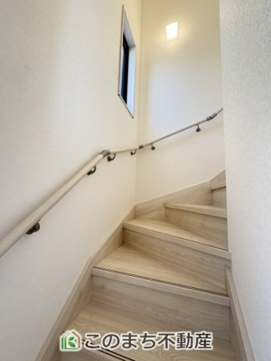 【その他】 | いろどりアイタウン栃木市平柳町3丁目22-P2　2号棟 | 手摺り付き階段で小さなお子様やご年配の方も安心ですね☆