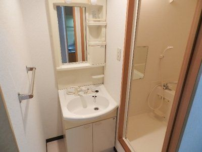 中津口センタービルの洗面所