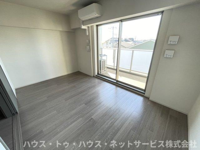 ART RESIDENCE IN OoTAKA-no-MORI の居間・リビング