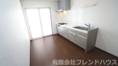 【キッチン】 | 亀崎1丁目戸建て | ☆６帖ＤＫ
※間取り変更で１６帖ＬＤＫに対応できます♪