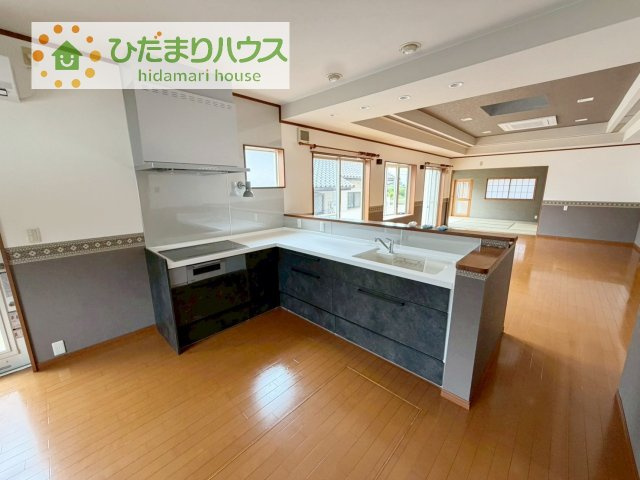【キッチン】 | つくば市安食　中古戸建 | 3口コンロでお料理する時間も短くなりそうですね(*‘∀‘)