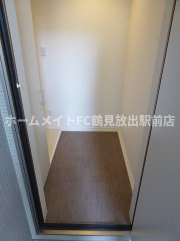 東大阪市森河内西２丁目のアパートの玄関
