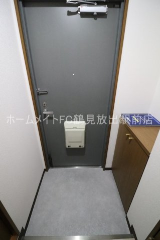 大阪市鶴見区今津南４丁目の賃貸マンションの玄関