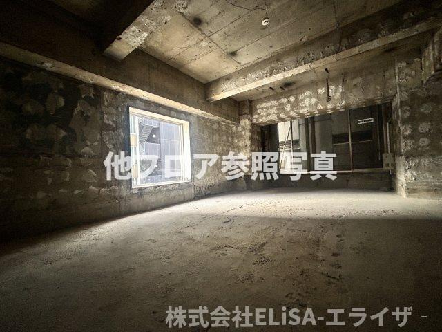 ニューギンザビル11号館の駐車場