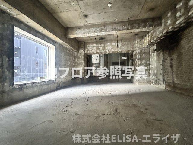 ニューギンザビル11号館の駐車場