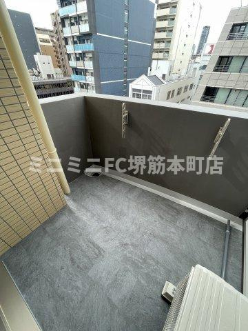 セレニテ本町東リアンのバルコニー