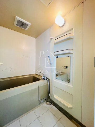 日宝ライフ十二軒町の浴室|同マンション別部屋：参考写真