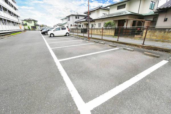 ビレッジハウス中貫1号棟の駐車場