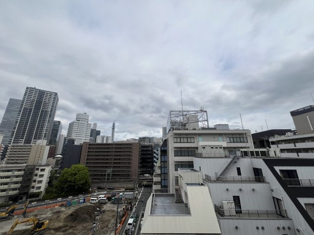 横浜駅周辺が庭となる地。その感覚、なかなか持てないですよね？はい、私もです。ってコトは、選ばれし人間のみが享受できるこの恩恵。部屋より楽しいかもれしれない！な、『モンテベルデ横浜』リノベーションの展望