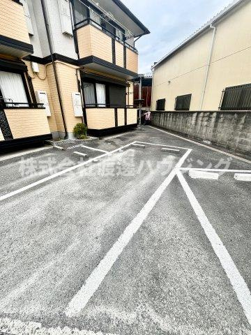 グランシャリオの駐車場