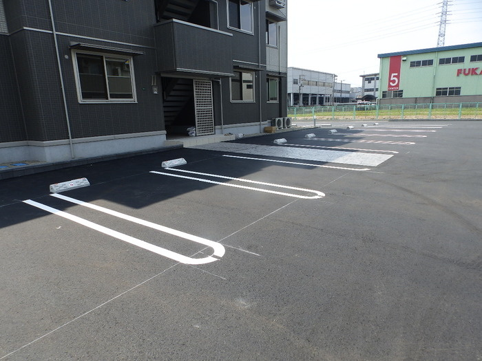 ポートサイドヴィラ　Ⅱの駐車場