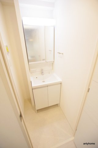 スプランディッド難波SOUTH 仲介手数料無料の洗面所