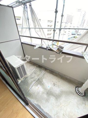 大阪市東淀川区下新庄４丁目の賃貸マンションのバルコニー