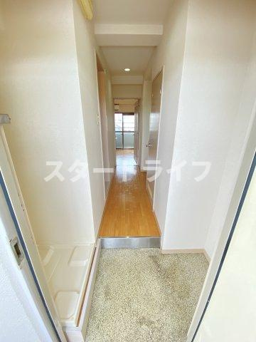 大阪市東淀川区下新庄４丁目の賃貸マンションの玄関