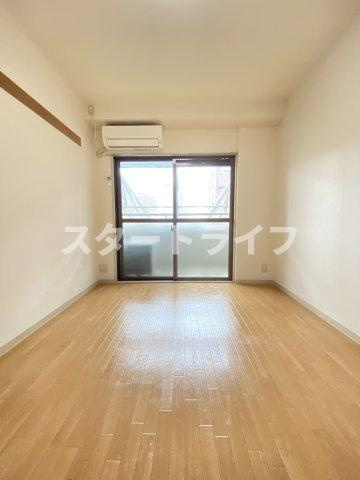 大阪市東淀川区下新庄４丁目の賃貸マンションの居間・リビング