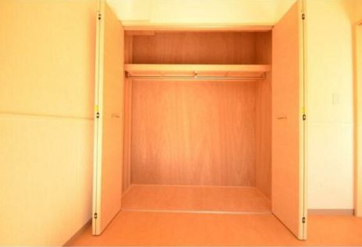【収納】 | ベルエールA棟 | お洋服もかけられます　※参考写真です