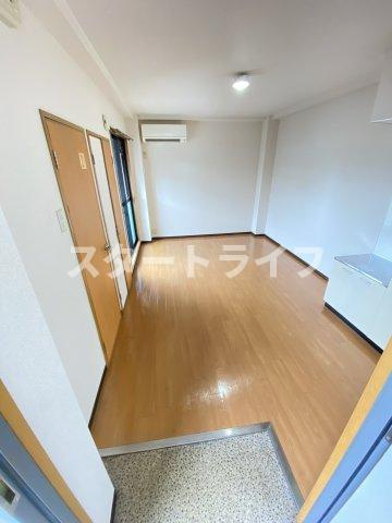 大阪市東淀川区下新庄４丁目の賃貸マンションの玄関