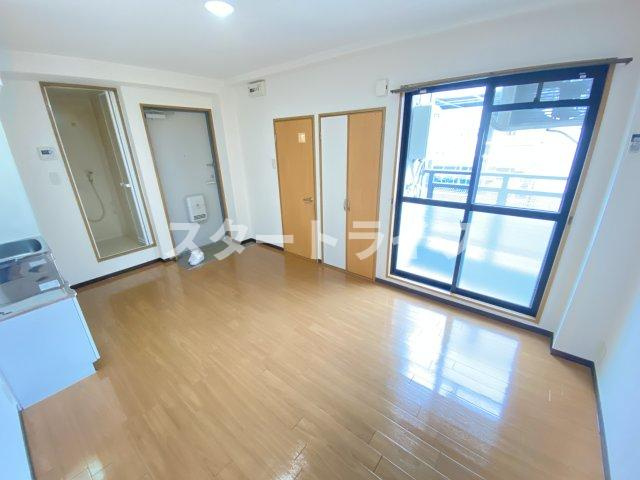 大阪市東淀川区下新庄４丁目の賃貸マンションの居間・リビング
