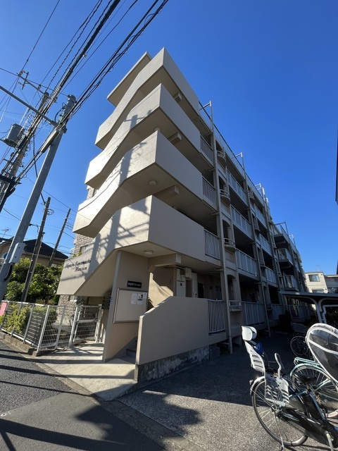 東金町マンションの外観