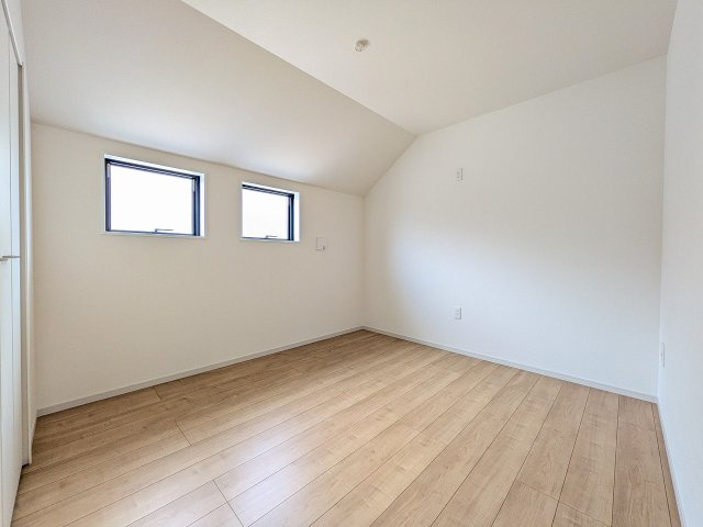 八王子市　東浅川町　新築一戸建て　６期の子供部屋|～2階5.2帖の洋室です～
