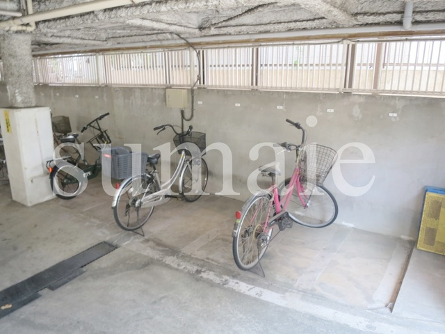 ペアシティマンション２のその他共用部分|敷地内駐輪場。
