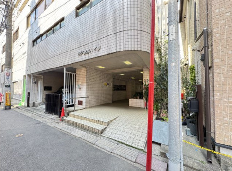 松戸駅前ハイツ のエントランス
