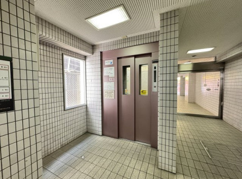 松戸駅前ハイツ のロビー