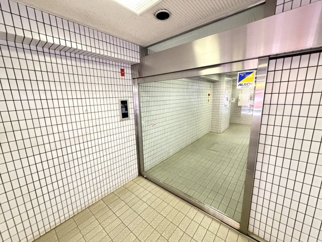 松戸駅前ハイツ のエントランス
