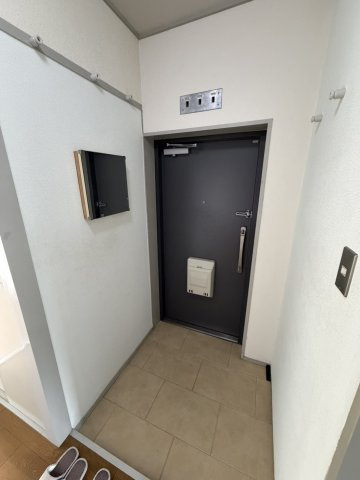 山御影マンションC棟の玄関