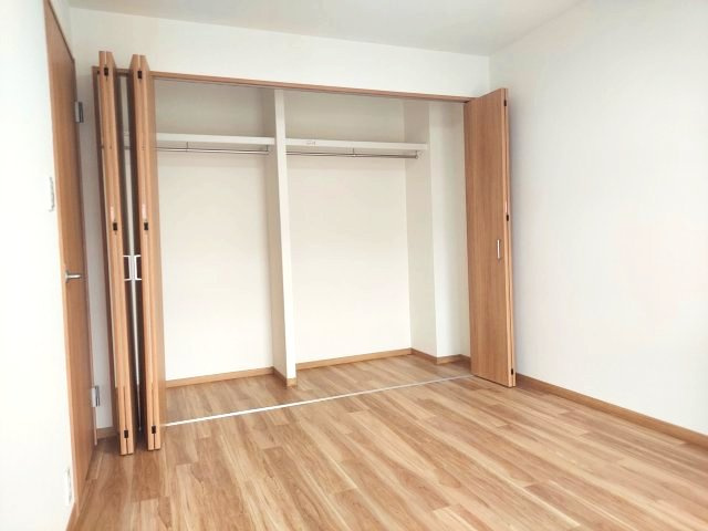 栄南団地3号棟の洋室|北側洋室約6帖