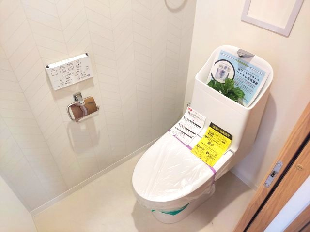 栄南団地3号棟のトイレ|温水洗浄便座付き