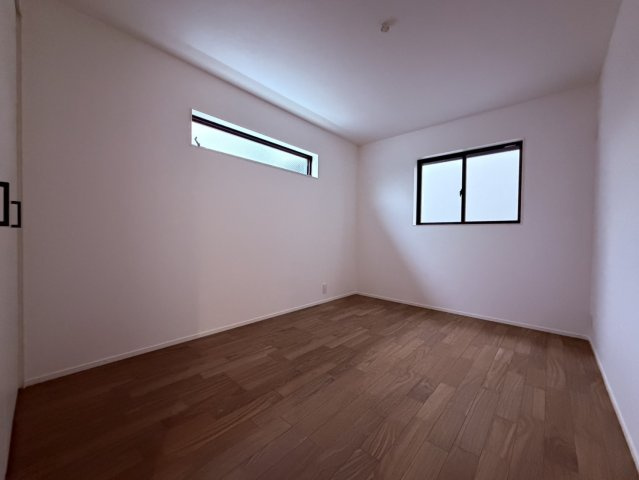 【洋室】 | 練馬区高松６丁目　新築戸建て　２号棟 | 【1号棟】プライベートな時間を快適に過ごせる、落ち着いた空間