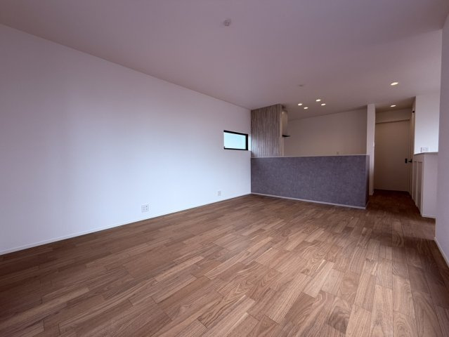 【居間・リビング】 | 練馬区高松６丁目　新築戸建て　２号棟 | 【1号棟】ゆとりあるLDKで、心豊かな家族の時間を育みます