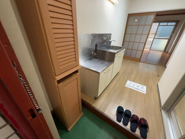 ロータリー所沢ハイツの玄関