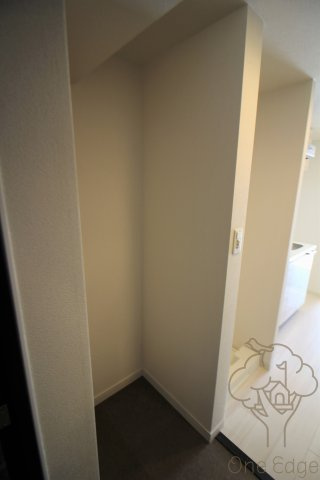 プレサンス新大阪ストリームの玄関