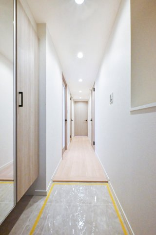 エンゼルハイム西新井大師の玄関|エンゼルハイム西新井大師：玄関にはシューズボックスがあり靴もスッキリ収納可能です！